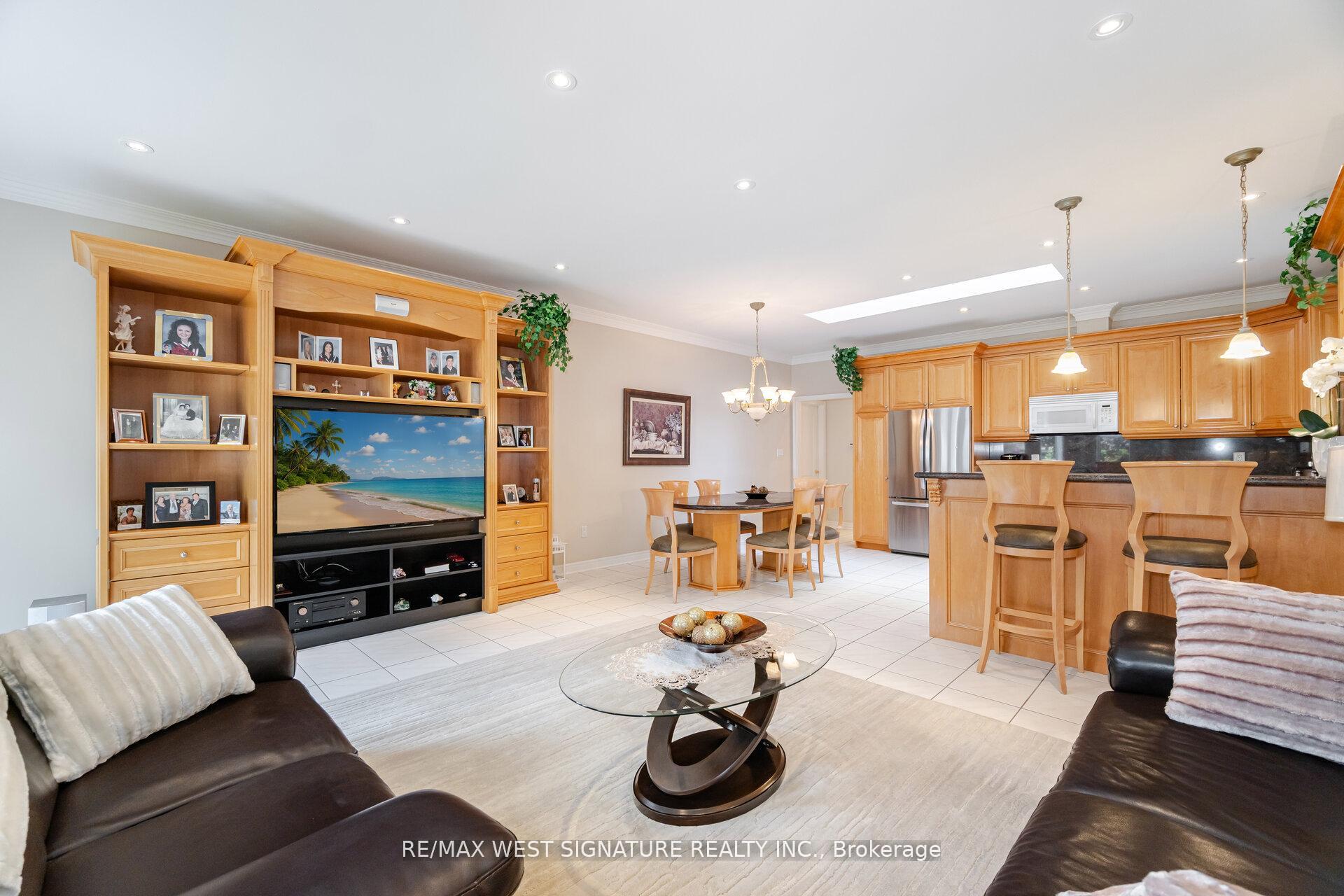 Photo 15 of 121 Calera Crescent, Vaughan, Sonoma Heights — HOMEH