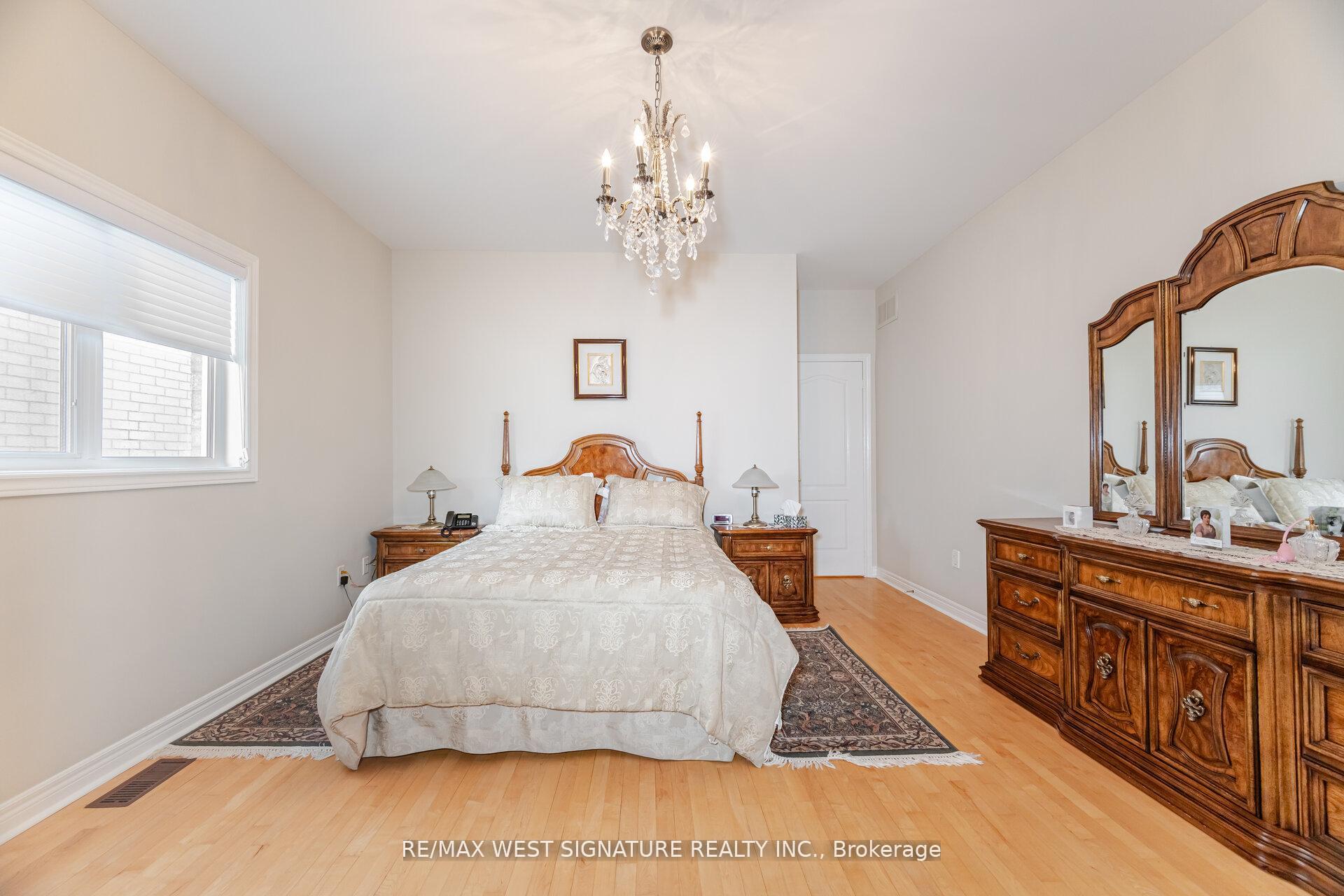 Photo 16 of 121 Calera Crescent, Vaughan, Sonoma Heights — HOMEH