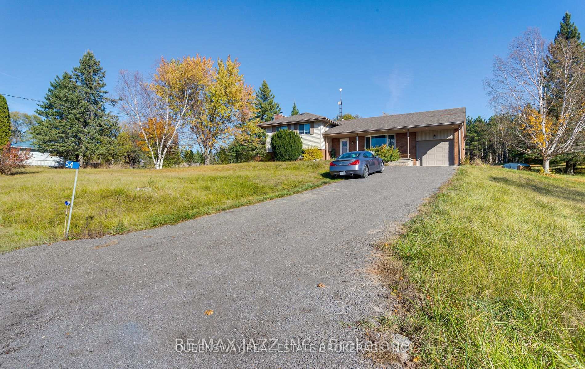 Photo 4 of 54 Roslin Road, Belleville, Thurlow Ward — HOMEH