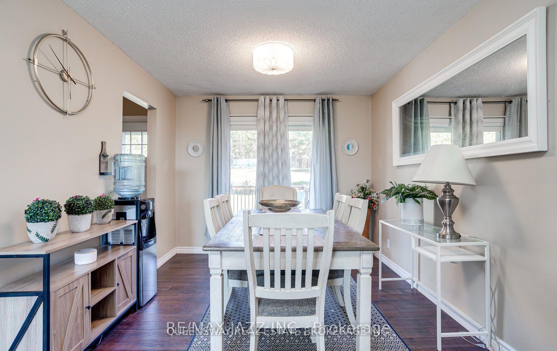 Photo 5 of 54 Roslin Road, Belleville, Thurlow Ward — HOMEH