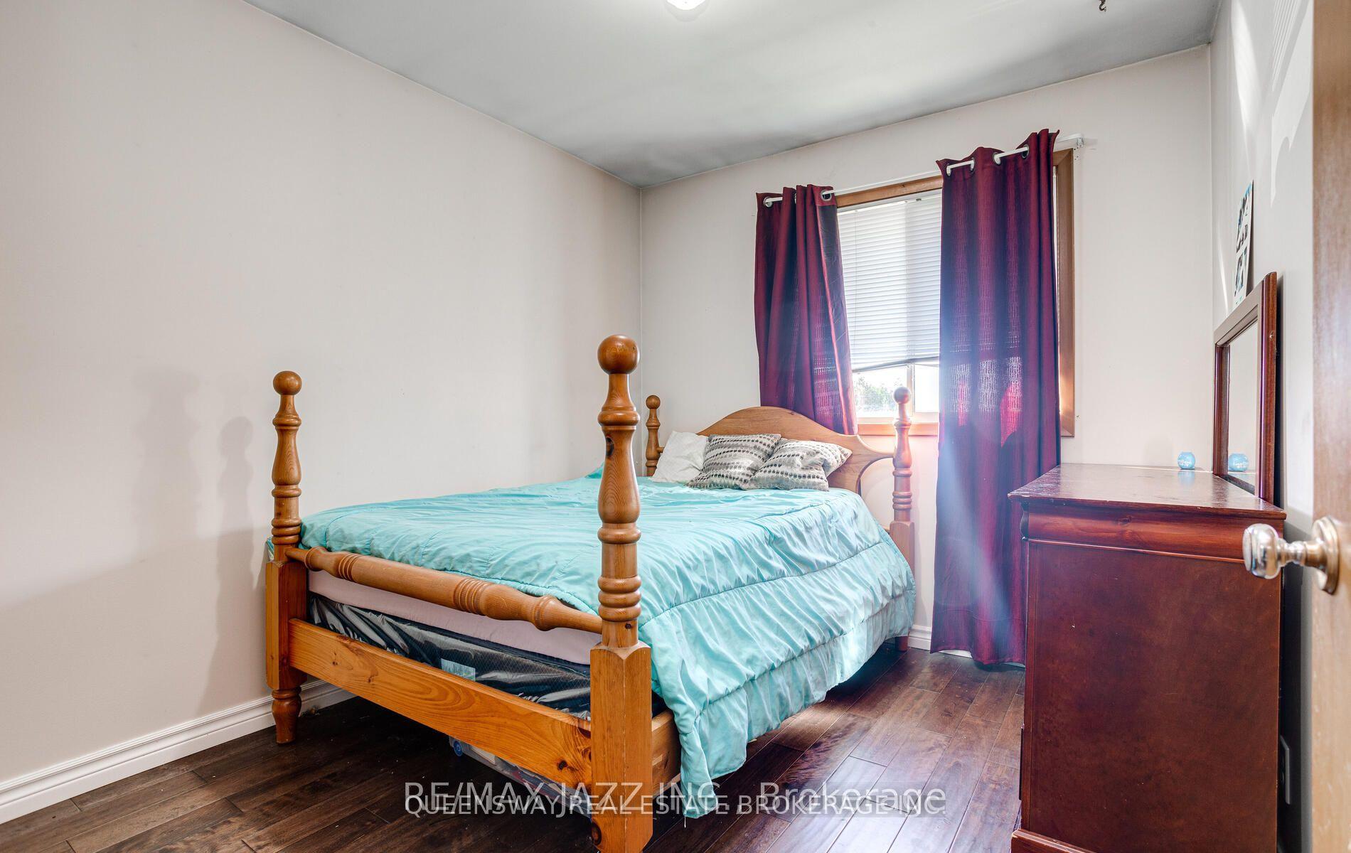 Photo 14 of 54 Roslin Road, Belleville, Thurlow Ward — HOMEH