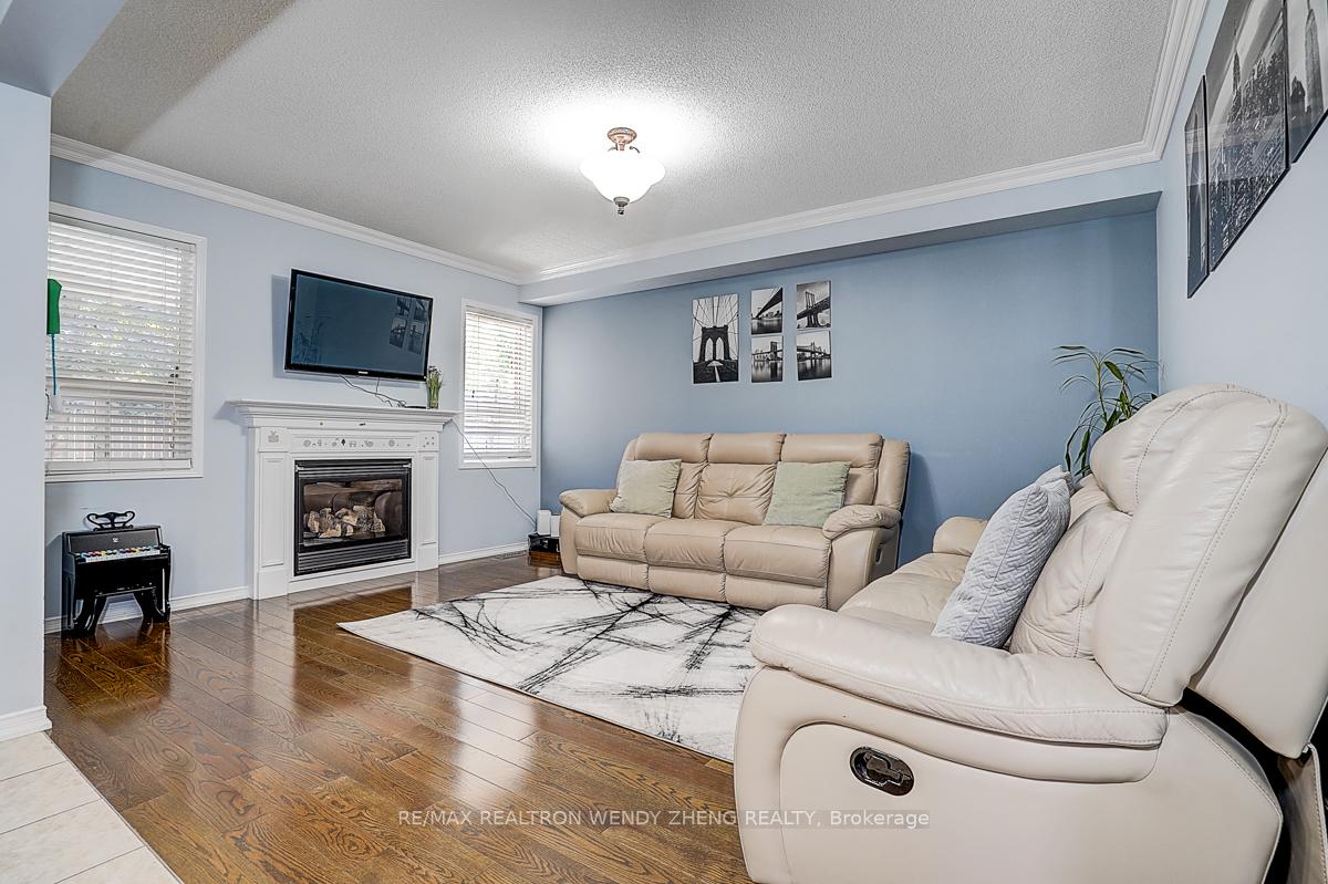 Photo 2 of 25 Neill Avenue, Whitby, Rolling Acres — HOMEH