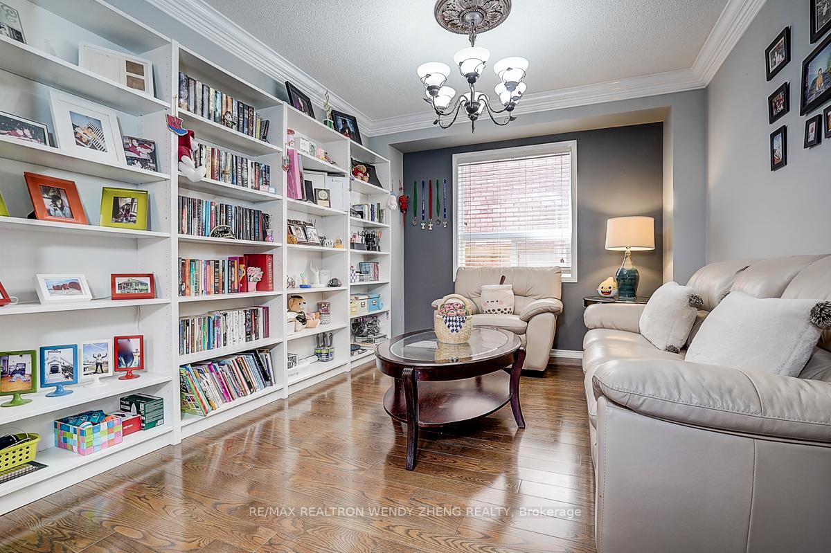 Photo 7 of 25 Neill Avenue, Whitby, Rolling Acres — HOMEH