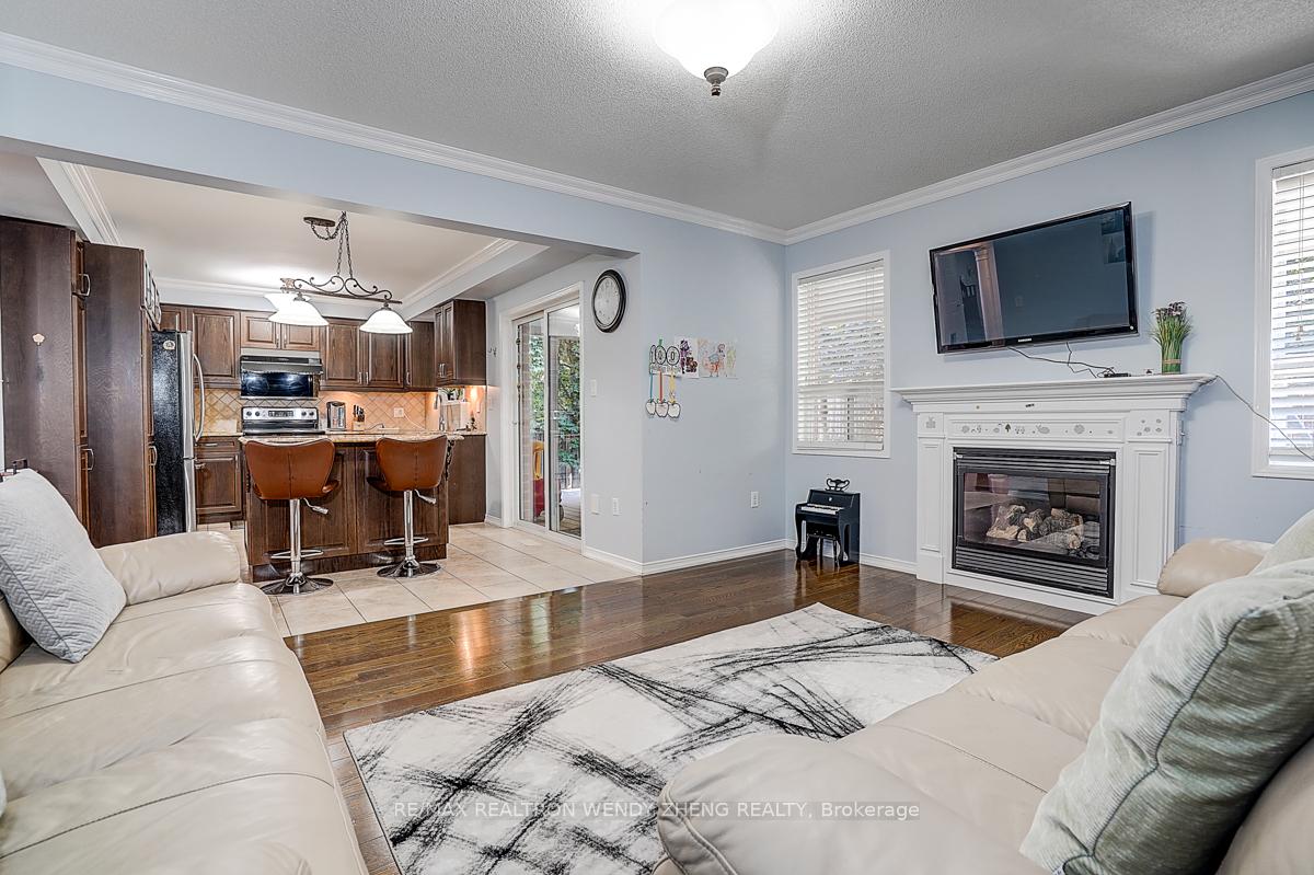 Photo 10 of 25 Neill Avenue, Whitby, Rolling Acres — HOMEH