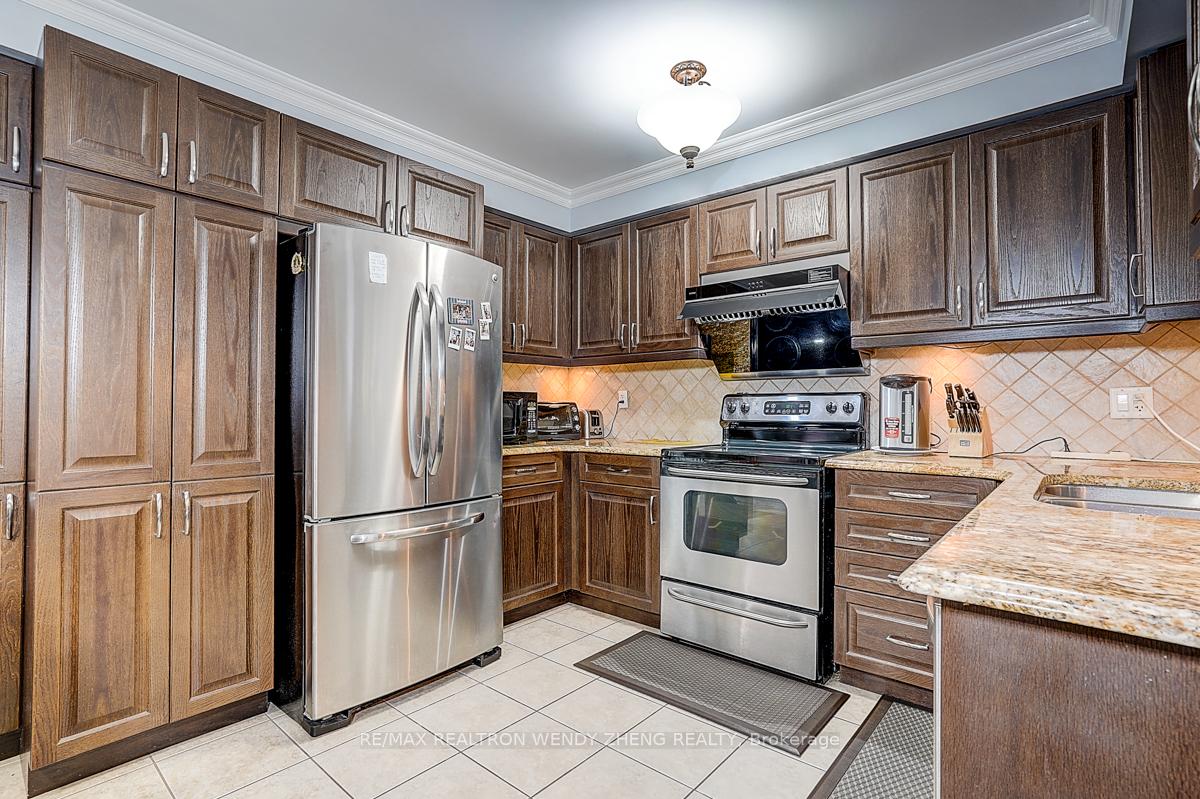 Photo 13 of 25 Neill Avenue, Whitby, Rolling Acres — HOMEH