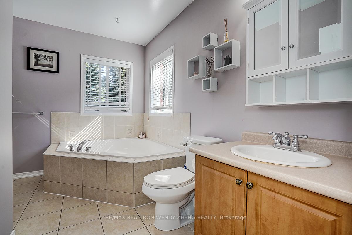 Photo 20 of 25 Neill Avenue, Whitby, Rolling Acres — HOMEH