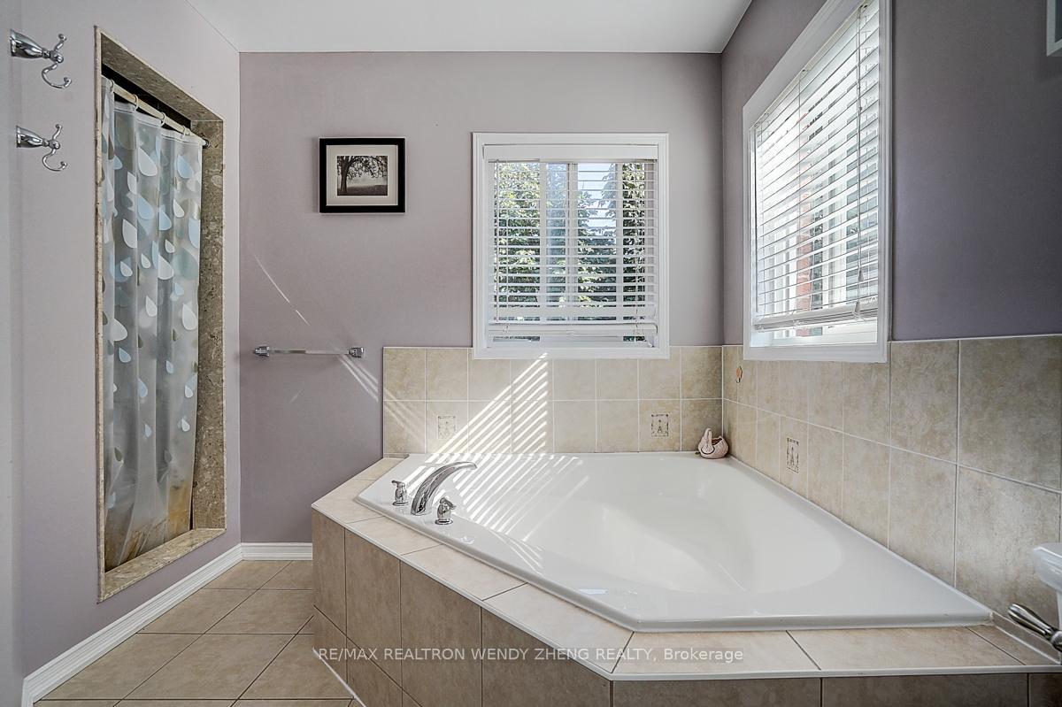 Photo 21 of 25 Neill Avenue, Whitby, Rolling Acres — HOMEH