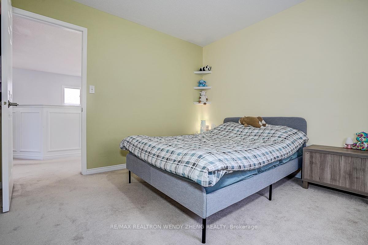 Photo 23 of 25 Neill Avenue, Whitby, Rolling Acres — HOMEH