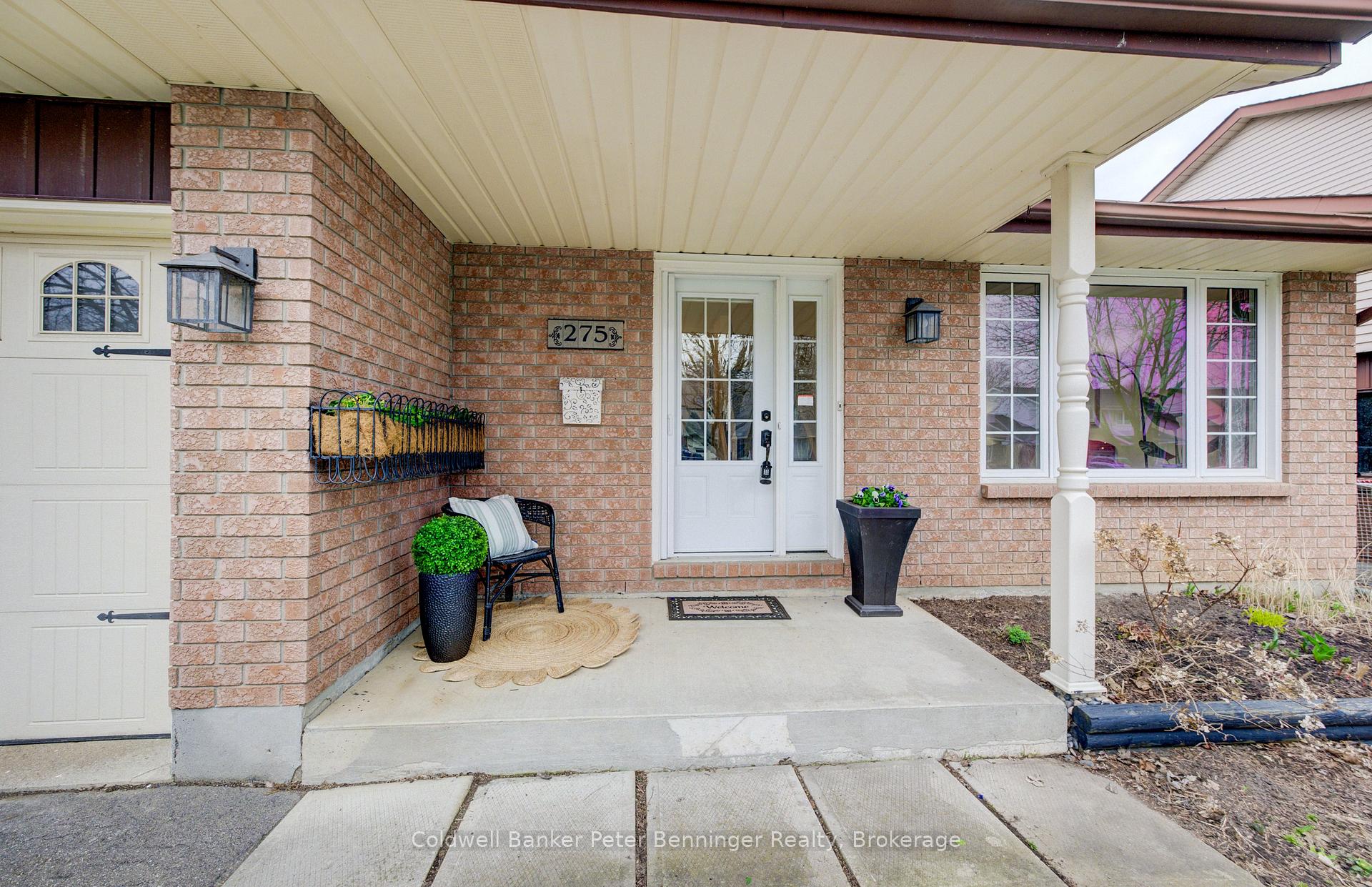 Photo 3 of 275 Canterbury Drive, Waterloo — HOMEH