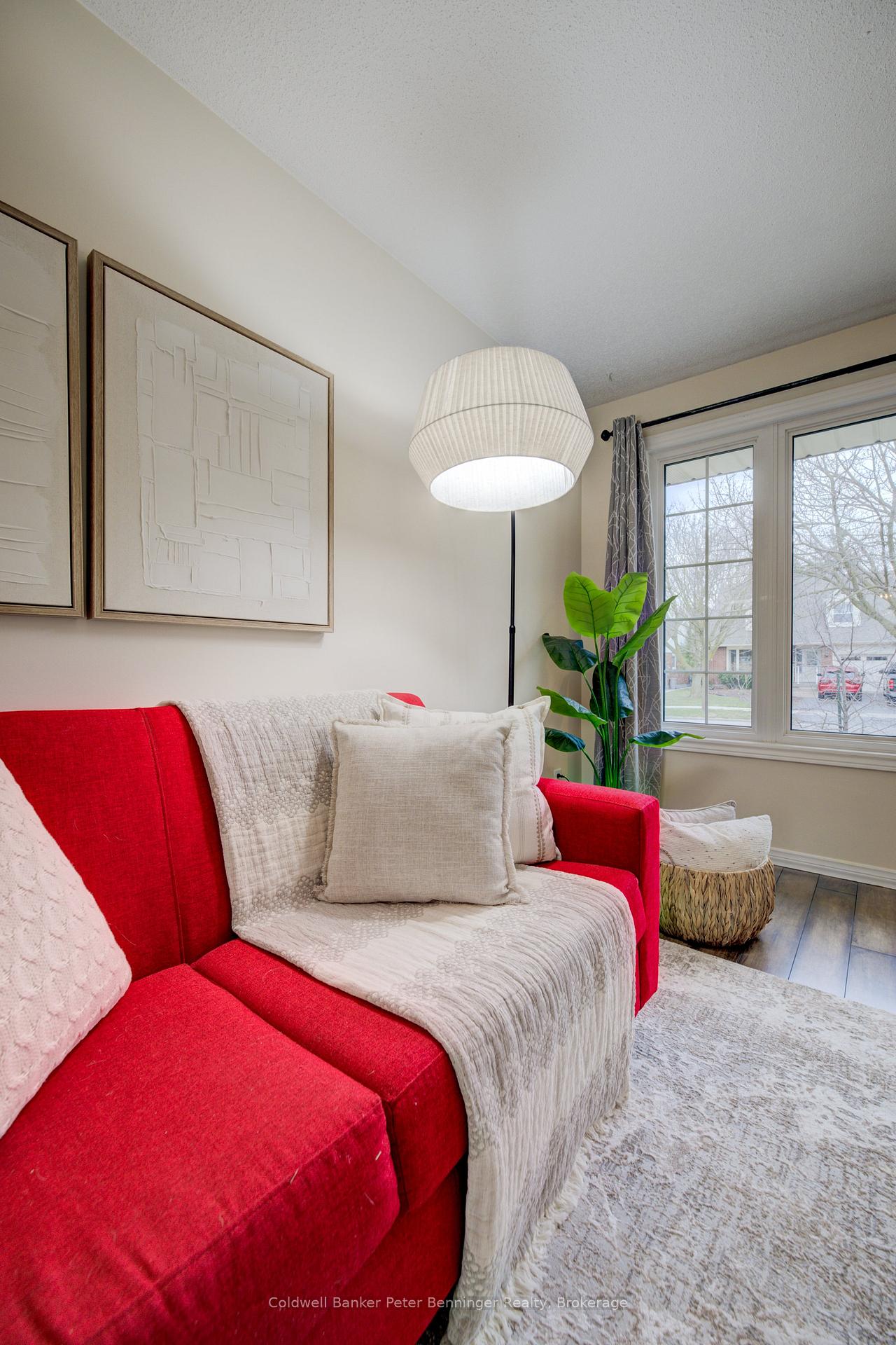 Photo 7 of 275 Canterbury Drive, Waterloo — HOMEH