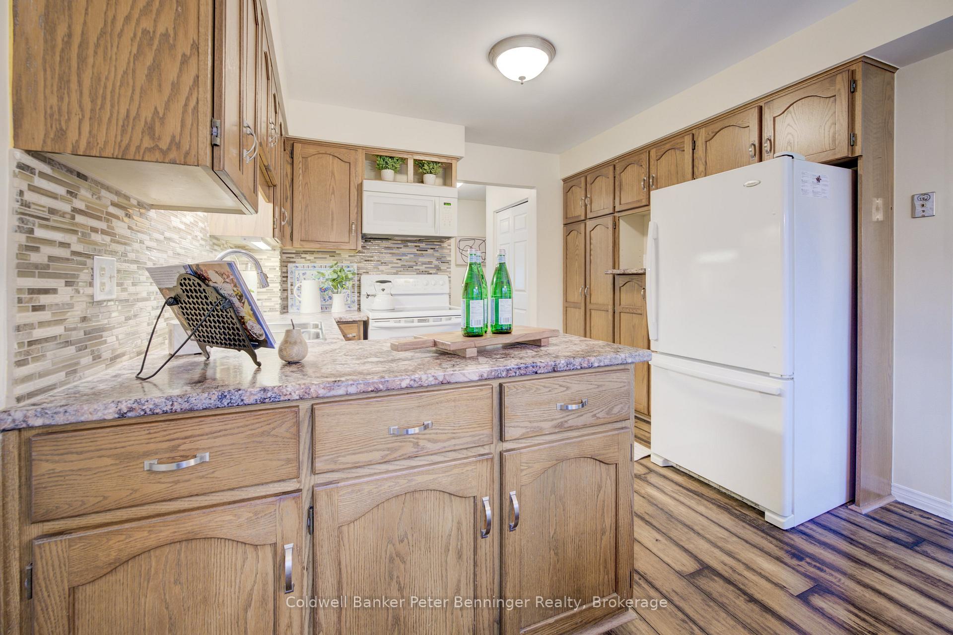 Photo 15 of 275 Canterbury Drive, Waterloo — HOMEH