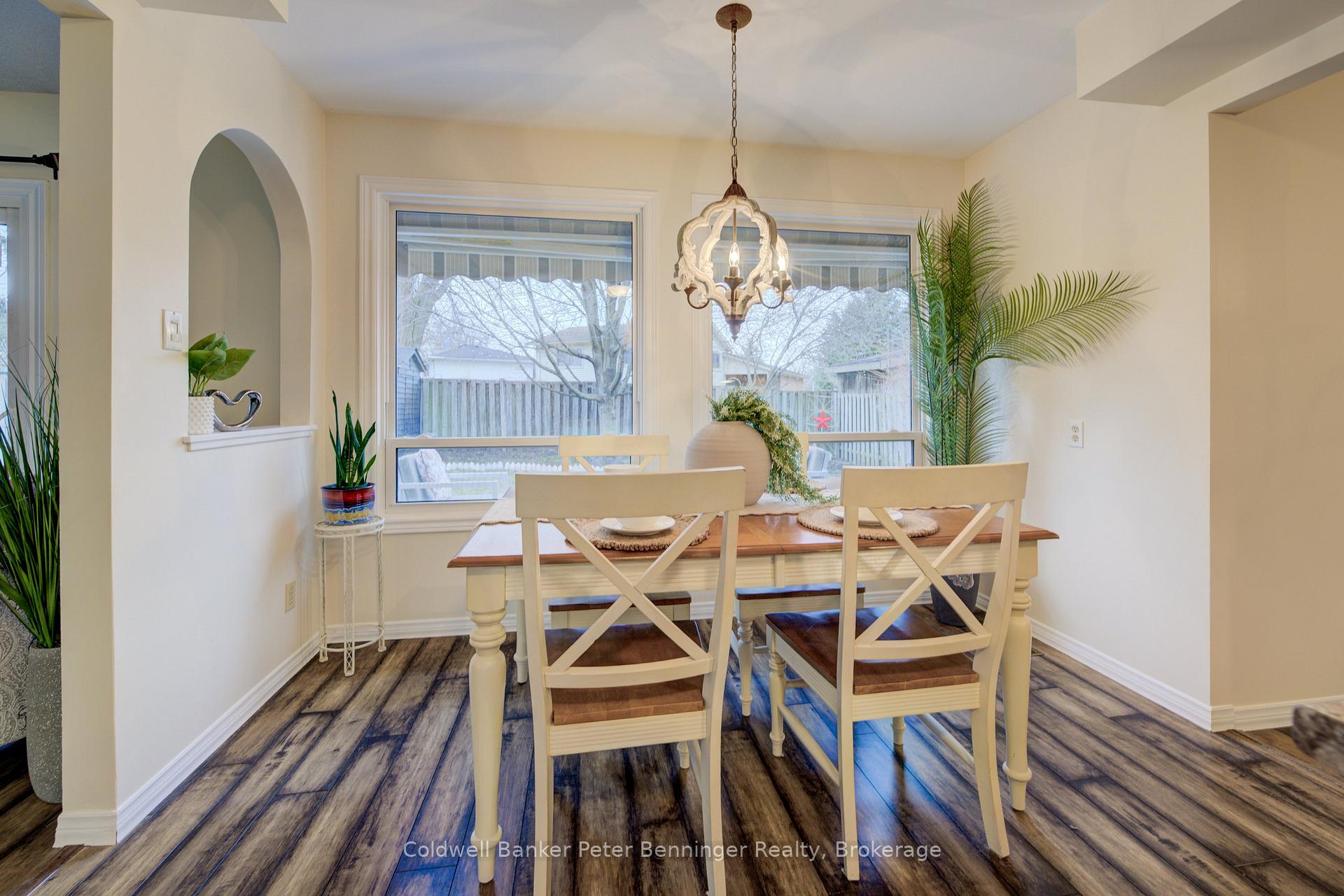 Photo 18 of 275 Canterbury Drive, Waterloo — HOMEH