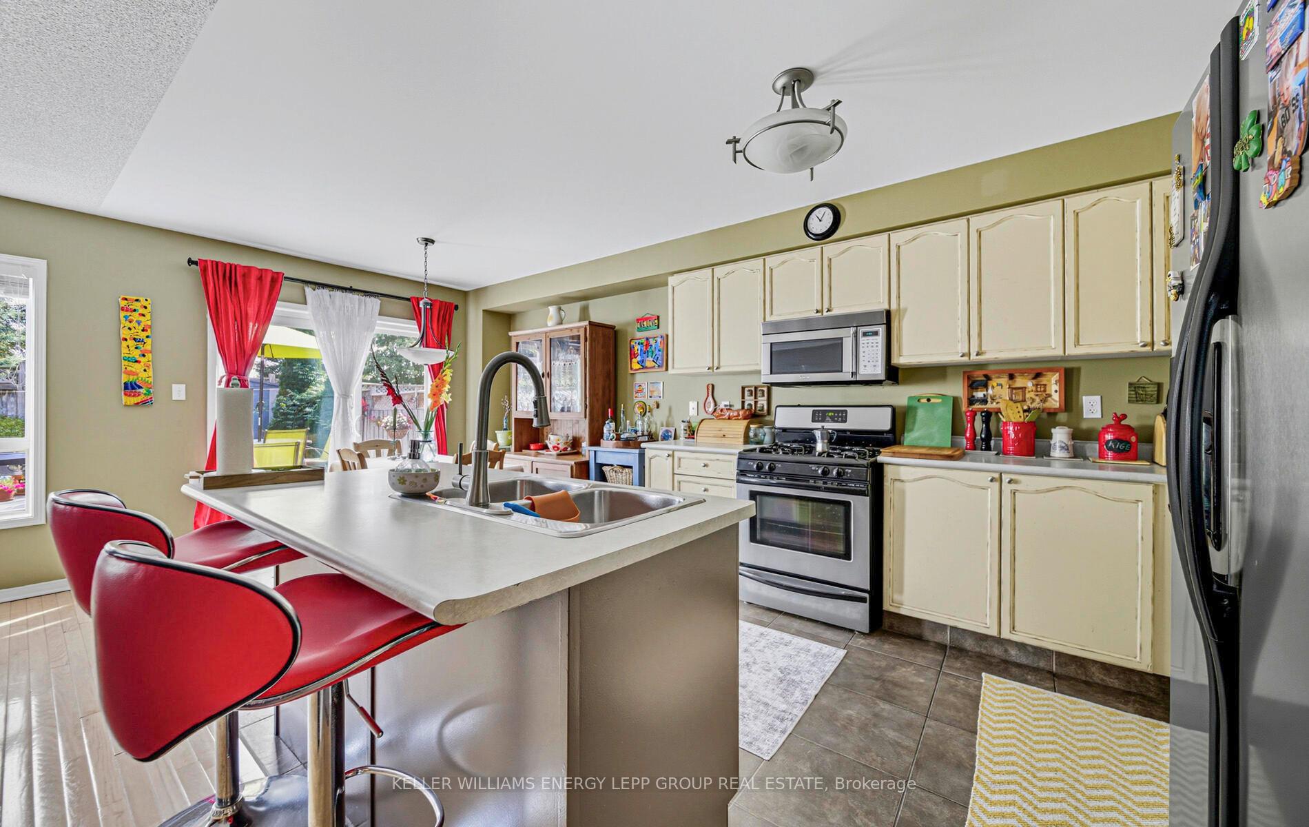 Photo 14 of 81 Harrongate Place, Whitby, Taunton North — HOMEH