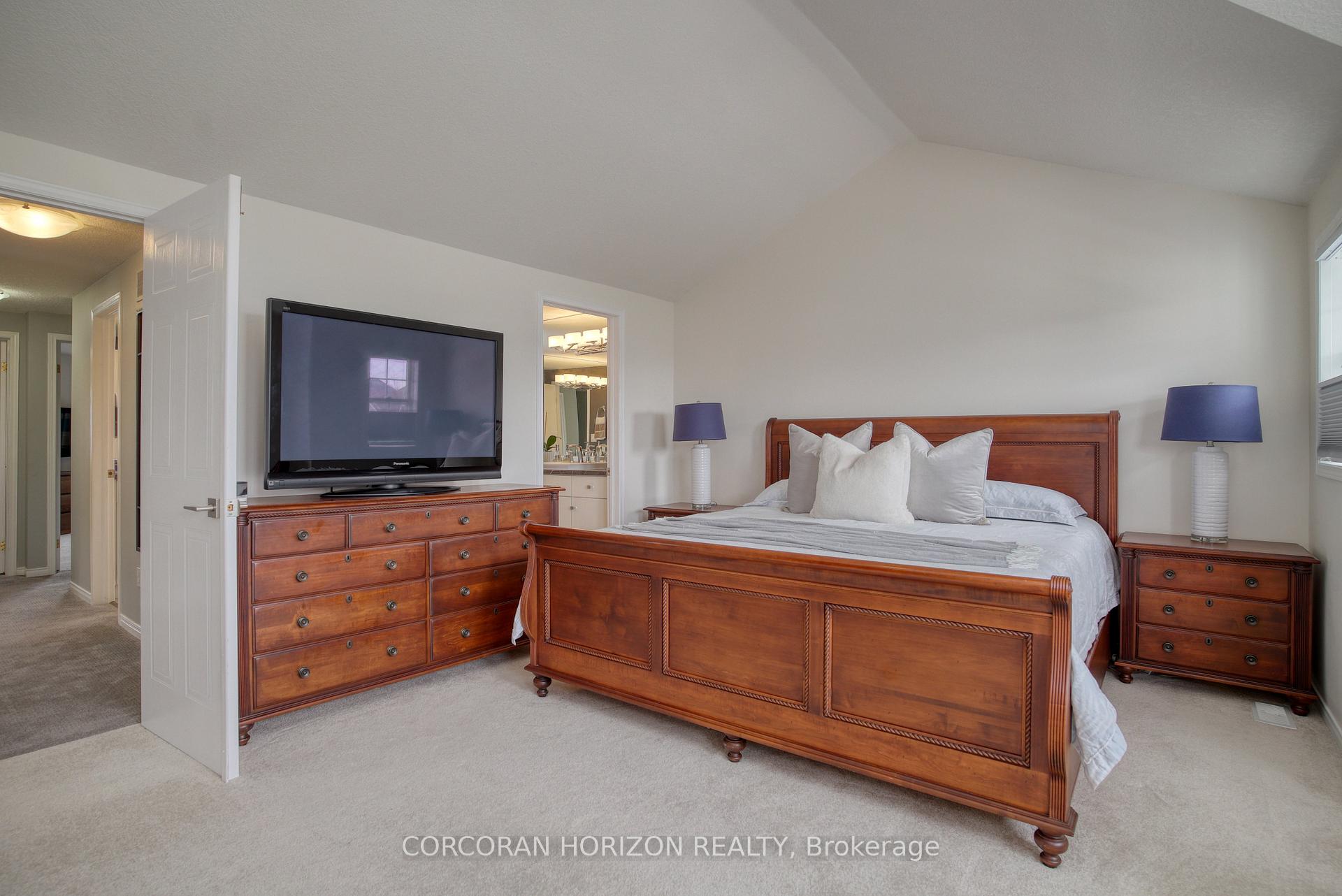 Photo 17 of 514 Brookmill Crescent, Waterloo — HOMEH