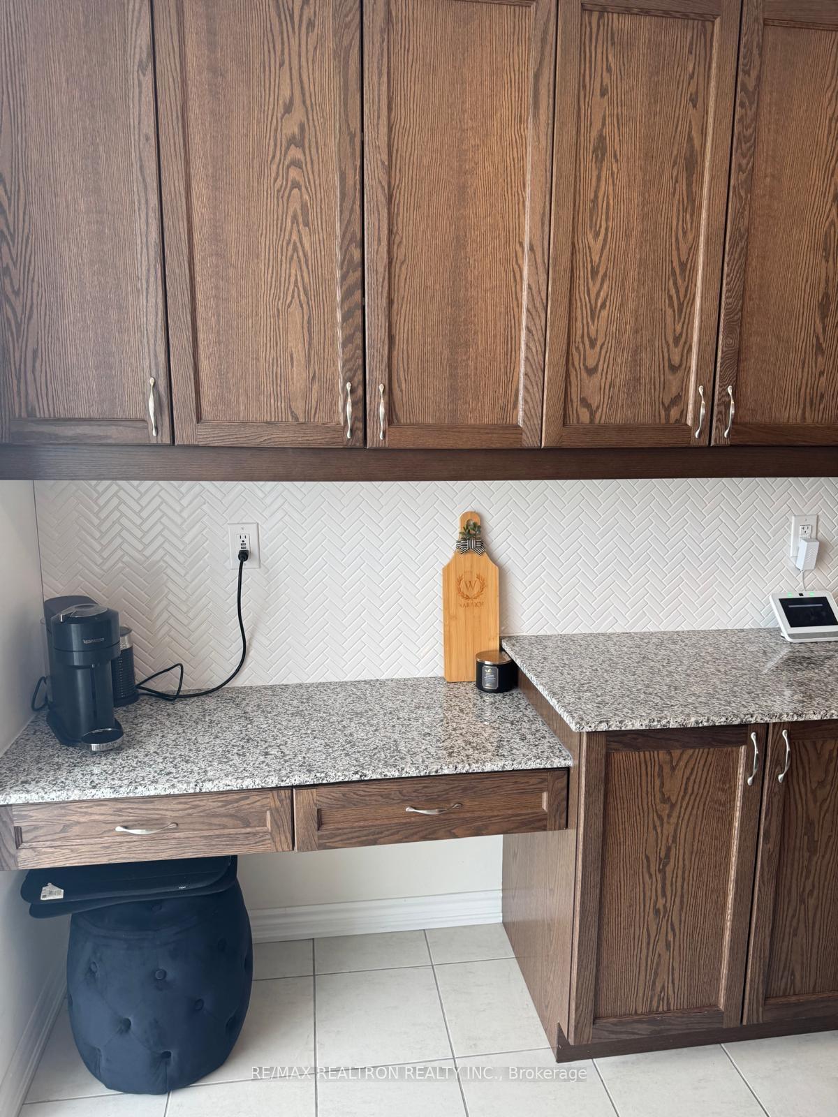 Photo 13 of 37 Broden Crescent, Whitby, Rural Whitby — HOMEH
