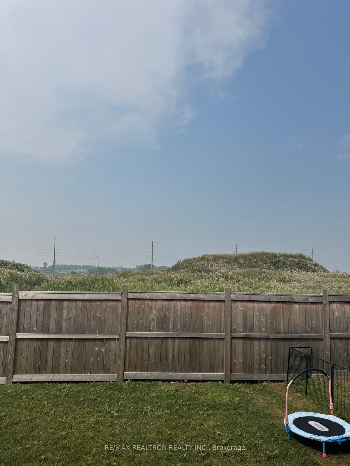 Photo 21 of 37 Broden Crescent, Whitby, Rural Whitby — HOMEH