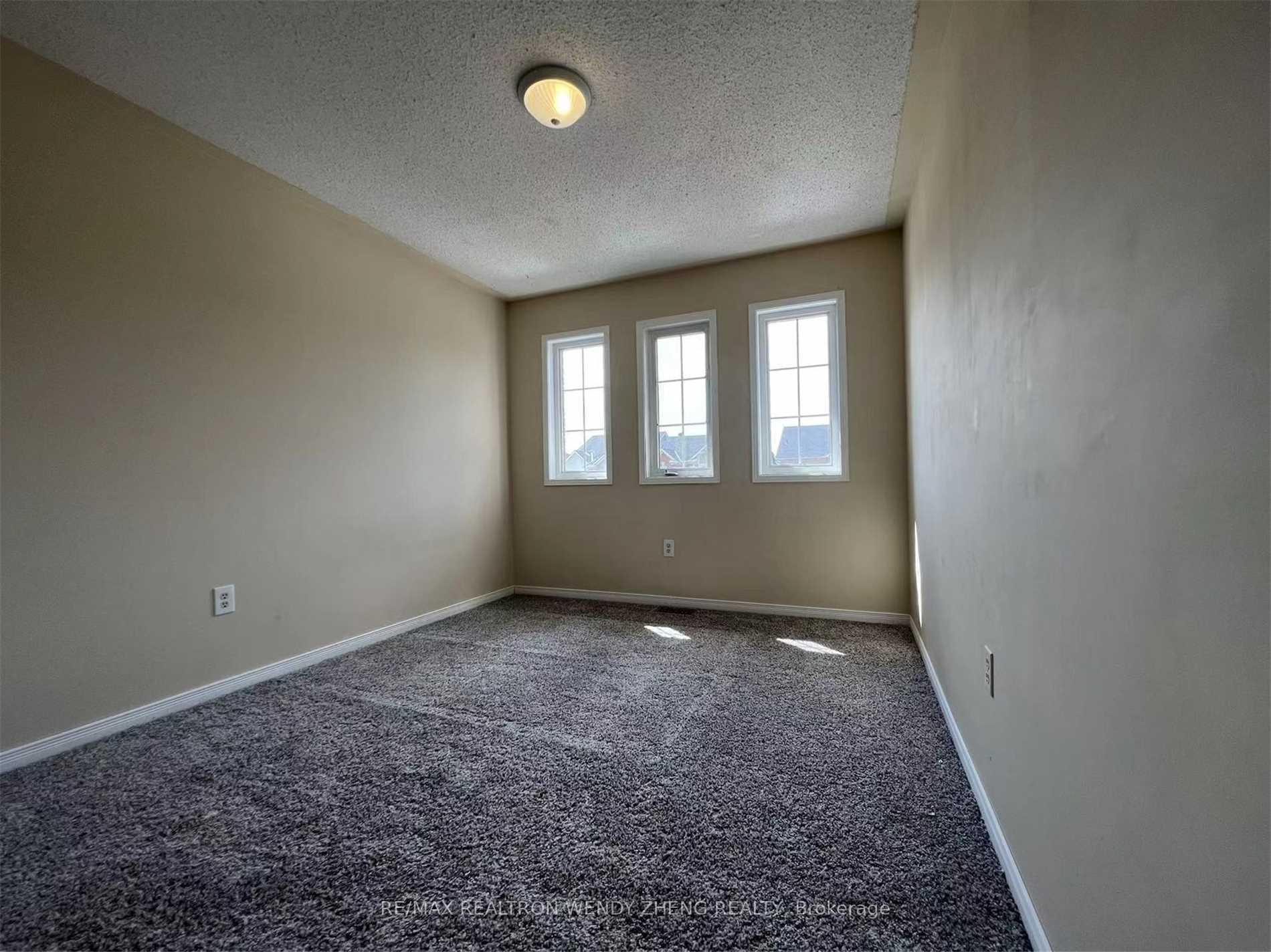 Photo 13 of 6 Palomino Place, Whitby, Pringle Creek — HOMEH