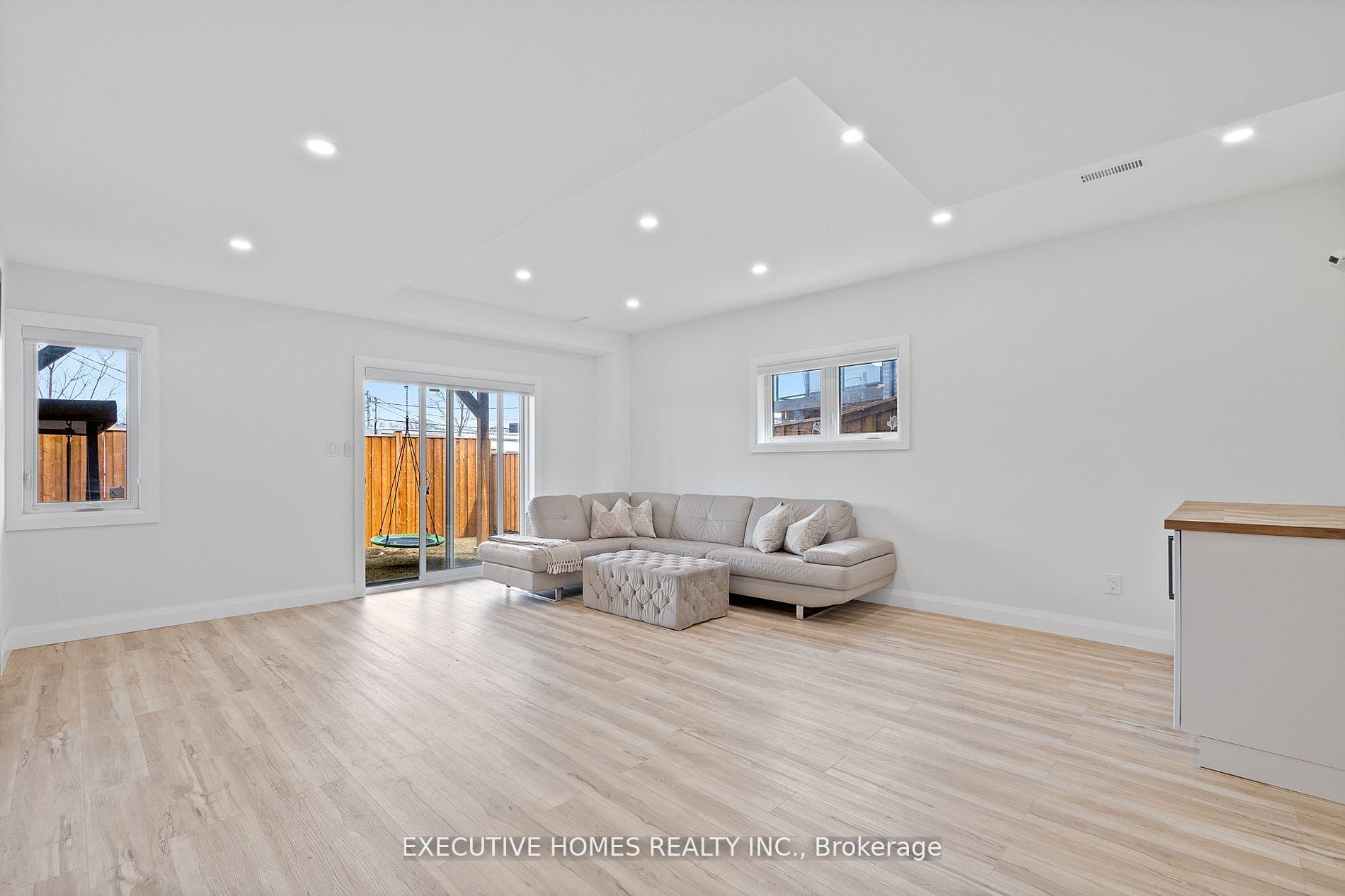 Photo 33 of 326 Chokecherry Crescent, Waterloo — HOMEH