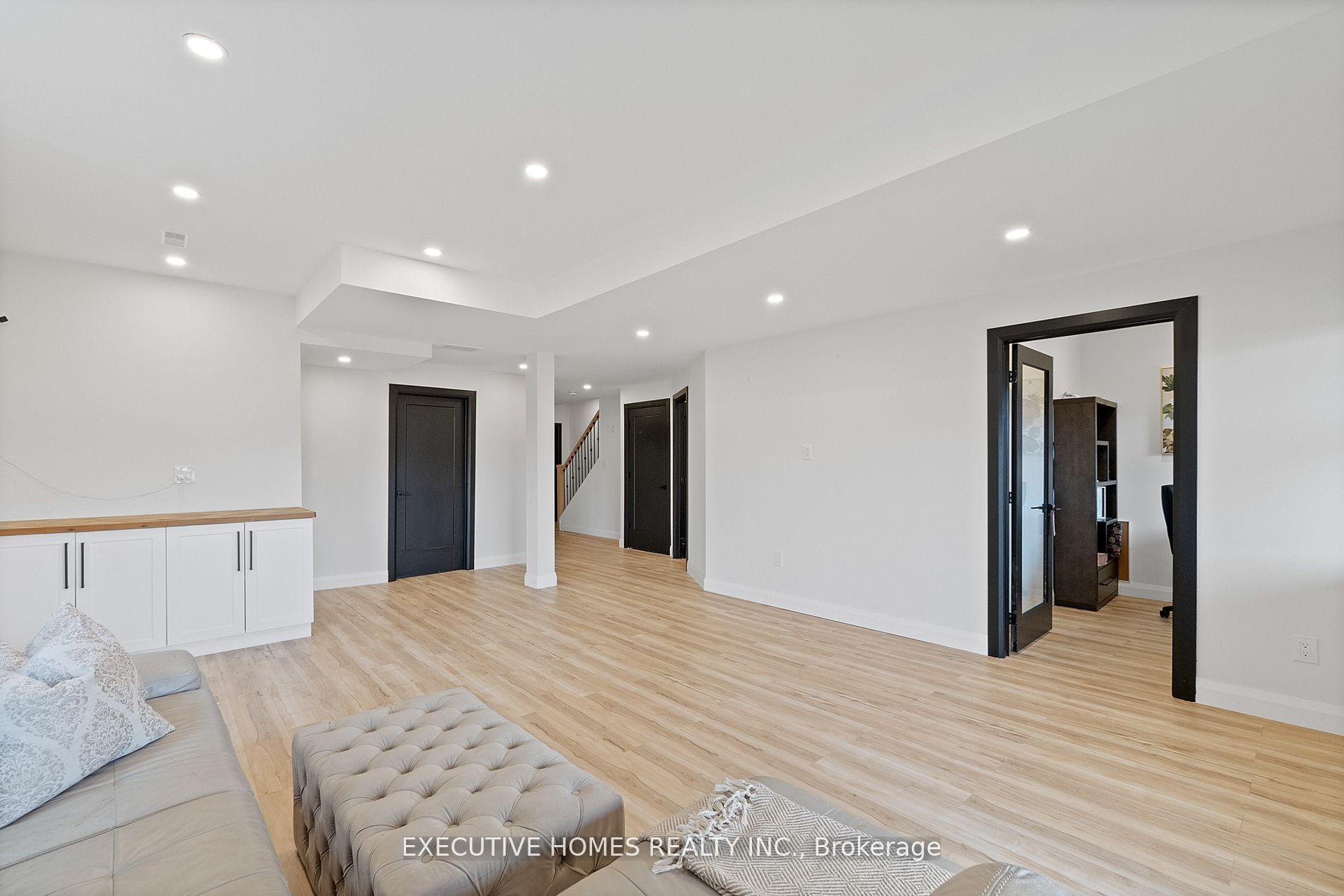 Photo 35 of 326 Chokecherry Crescent, Waterloo — HOMEH