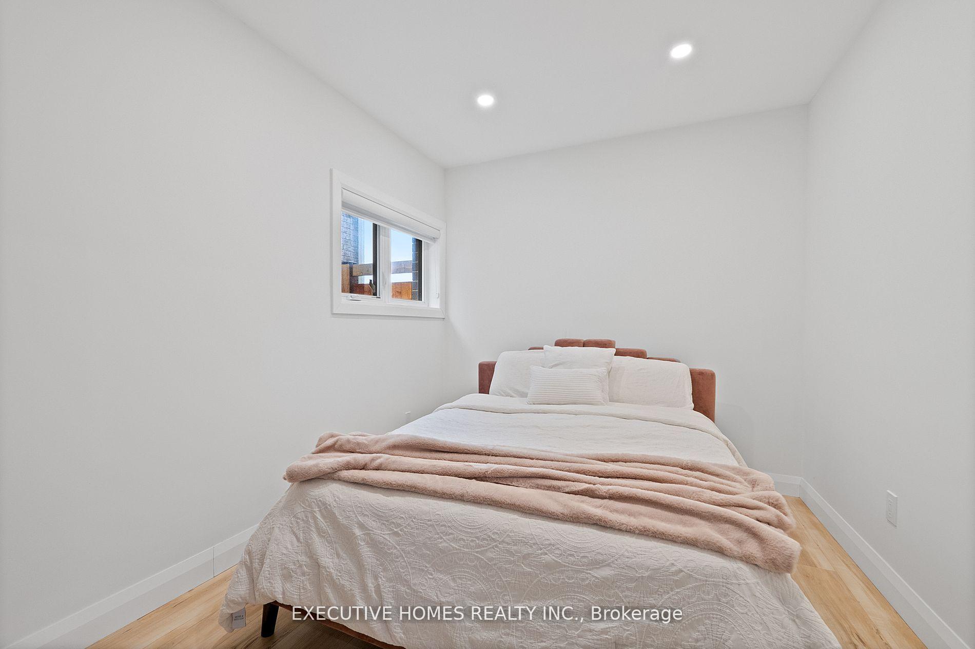 Photo 37 of 326 Chokecherry Crescent, Waterloo — HOMEH