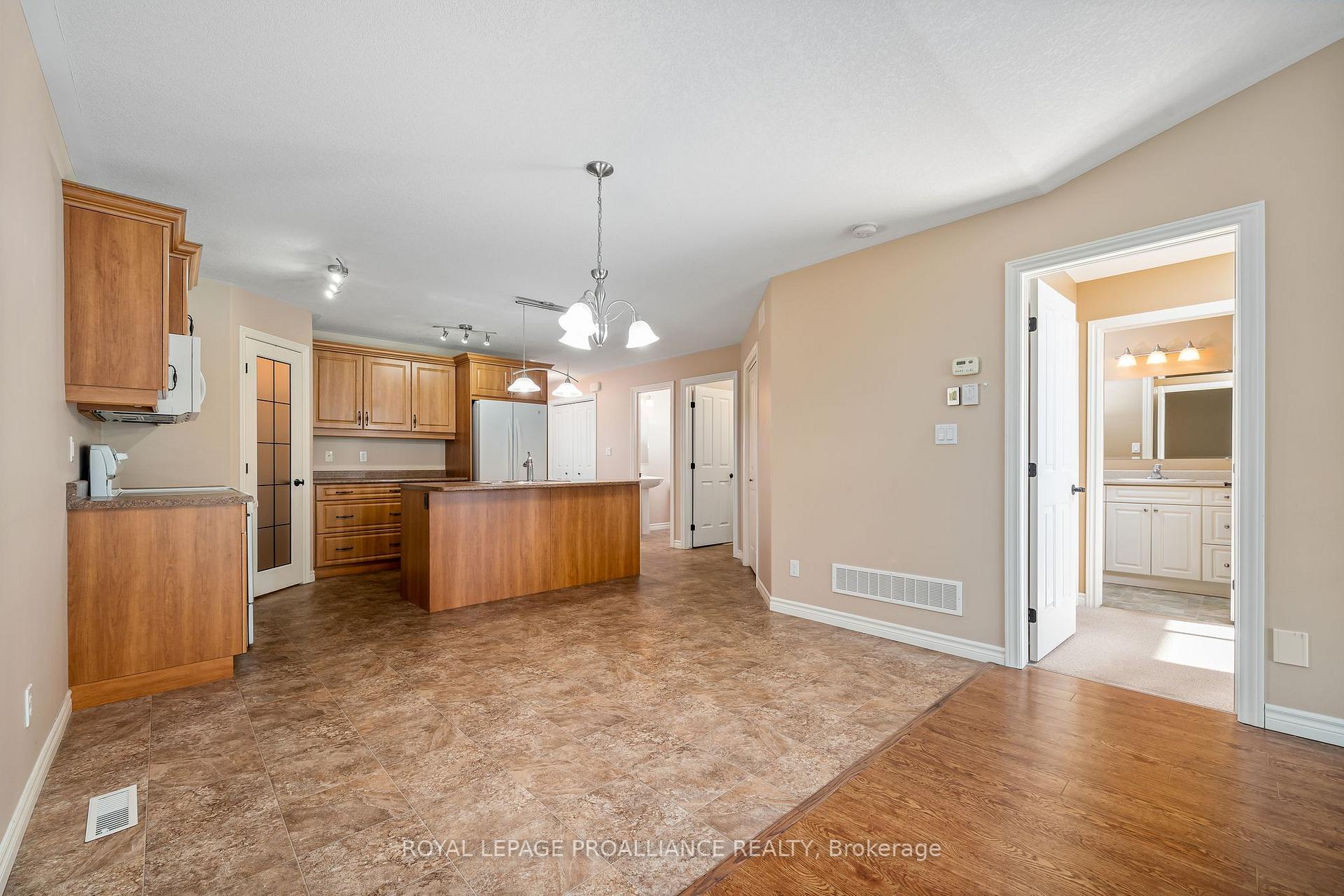 Photo 14 of 22 Chinook Street, Belleville, Belleville Ward — HOMEH