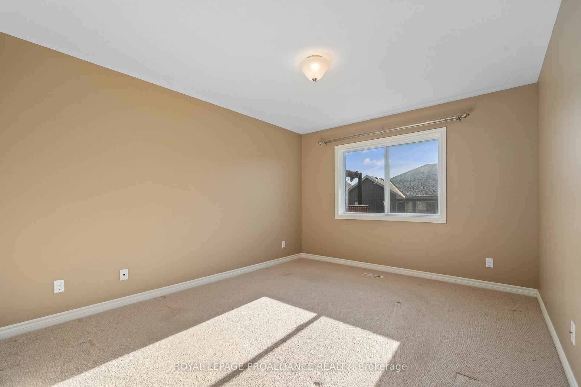 Photo 32 of 22 Chinook Street, Belleville, Belleville Ward — HOMEH
