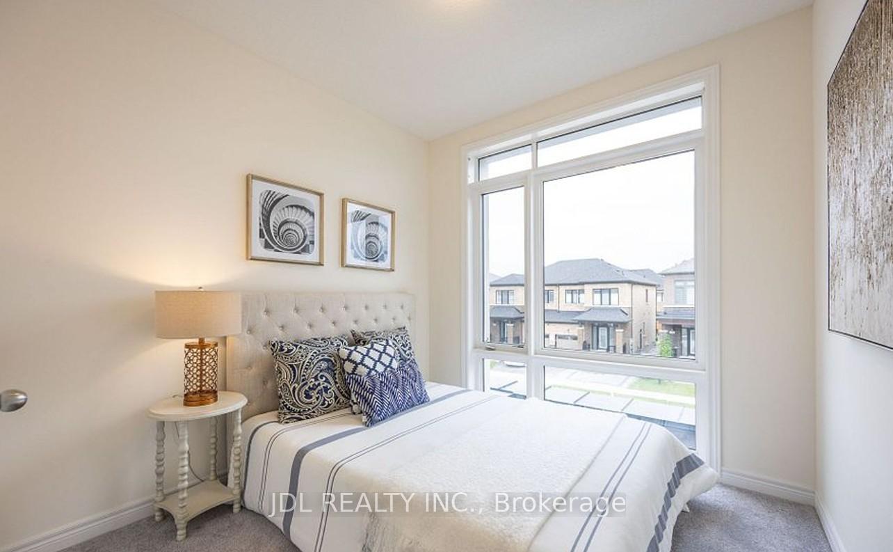 Photo 7 of 16 Conarty Crescent, Whitby, Rural Whitby — HOMEH