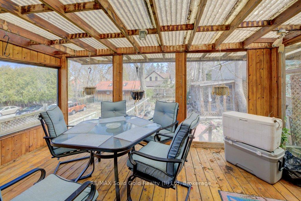 Photo 6 of 102 Dunbar Road S, Waterloo — HOMEH