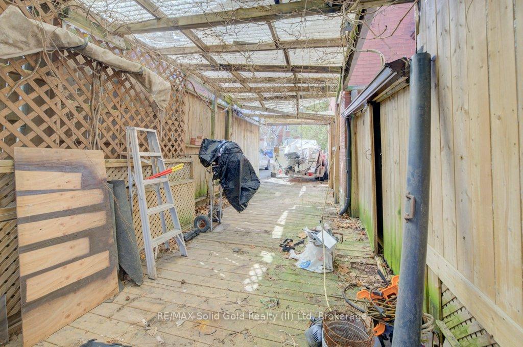 Photo 14 of 102 Dunbar Road S, Waterloo — HOMEH