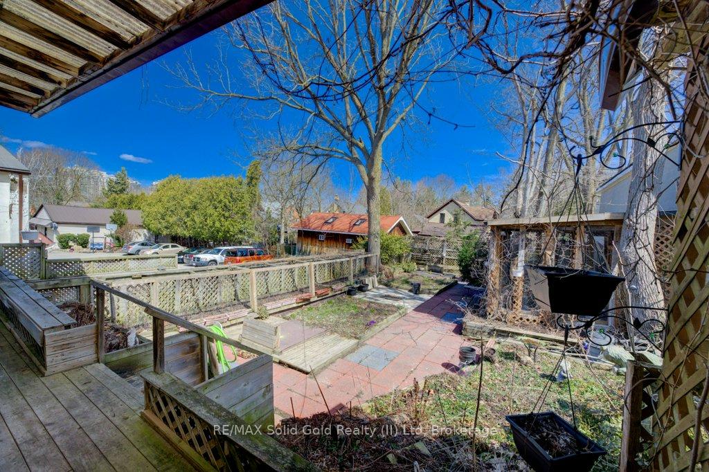 Photo 15 of 102 Dunbar Road S, Waterloo — HOMEH