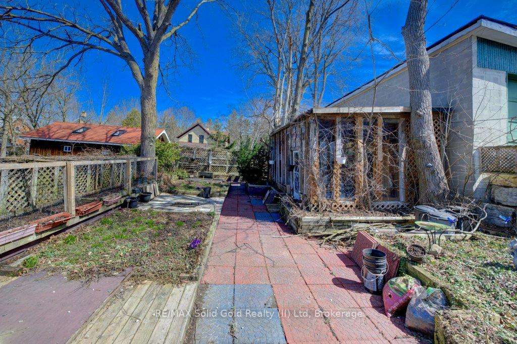 Photo 17 of 102 Dunbar Road S, Waterloo — HOMEH