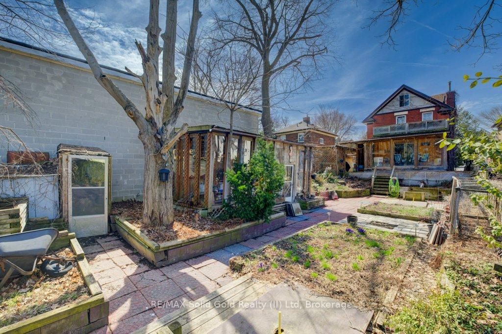 Photo 18 of 102 Dunbar Road S, Waterloo — HOMEH