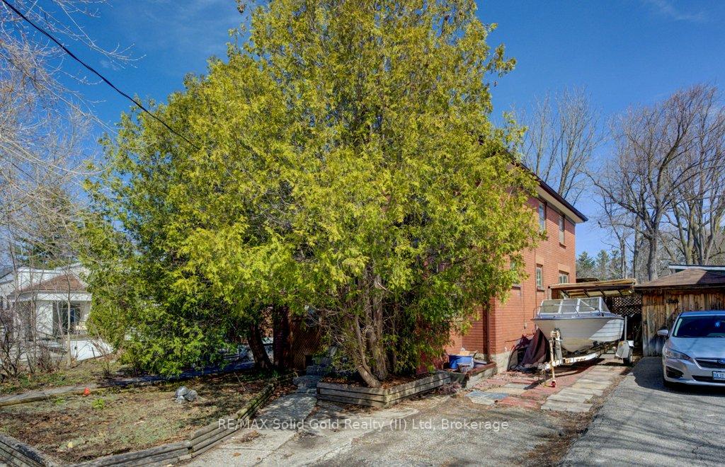Photo 20 of 102 Dunbar Road S, Waterloo — HOMEH