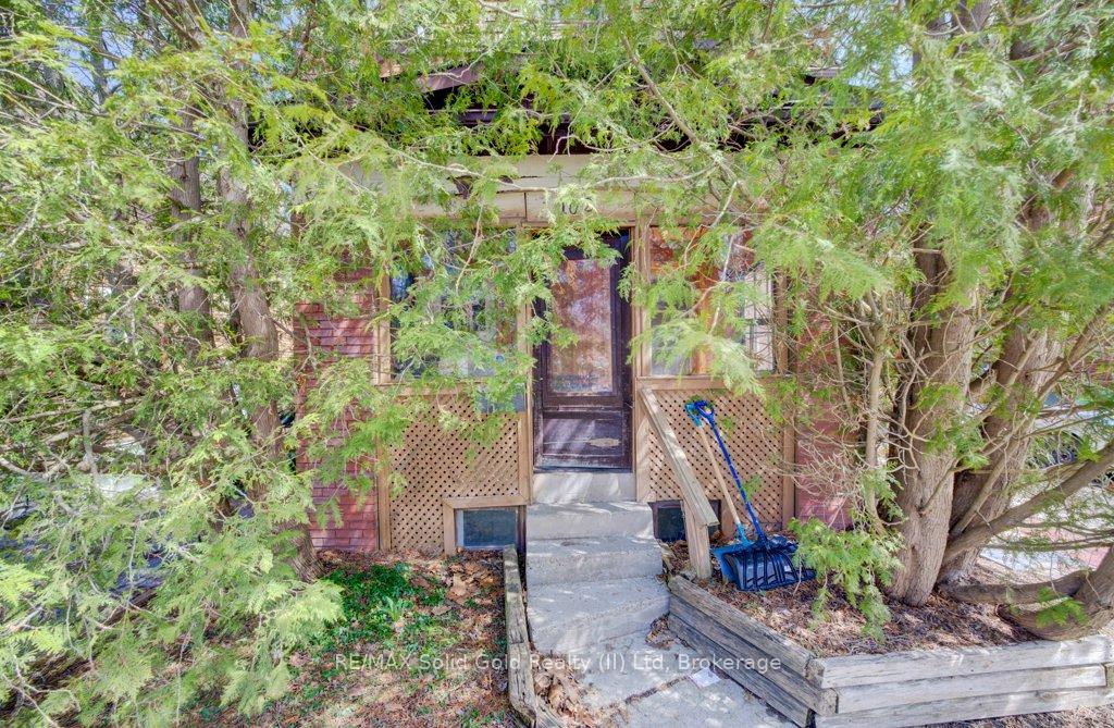 Photo 21 of 102 Dunbar Road S, Waterloo — HOMEH
