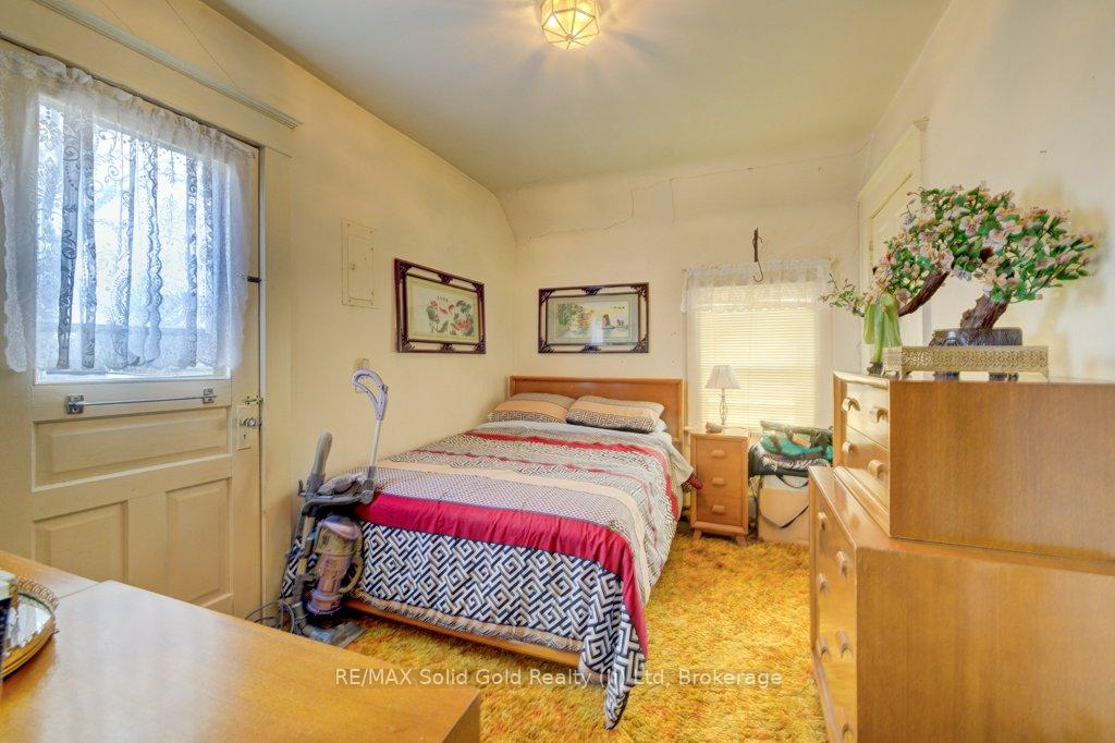 Photo 22 of 102 Dunbar Road S, Waterloo — HOMEH