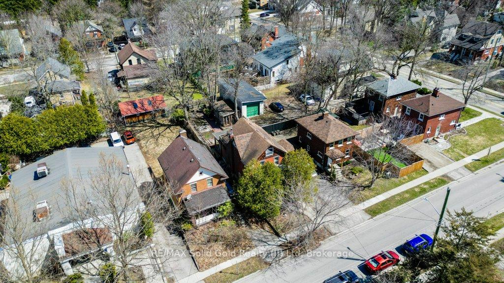 Photo 23 of 102 Dunbar Road S, Waterloo — HOMEH