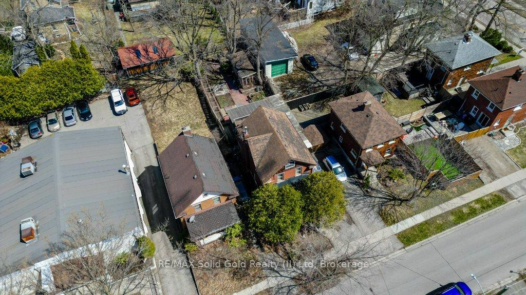 Photo 24 of 102 Dunbar Road S, Waterloo — HOMEH