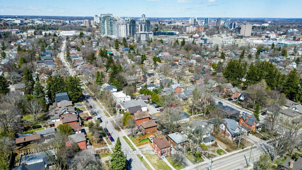 Photo 25 of 102 Dunbar Road S, Waterloo — HOMEH