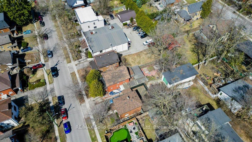 Photo 26 of 102 Dunbar Road S, Waterloo — HOMEH