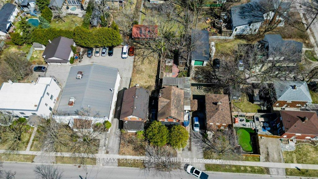 Photo 29 of 102 Dunbar Road S, Waterloo — HOMEH