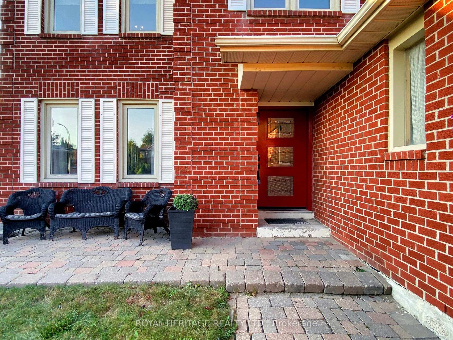 Photo 3 of 138 William Stephenson Drive, Whitby, Blue Grass Meadows — HOMEH