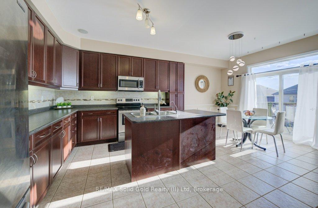 Photo 11 of 74 Norwich Road, Woolwich, Breslau — HOMEH