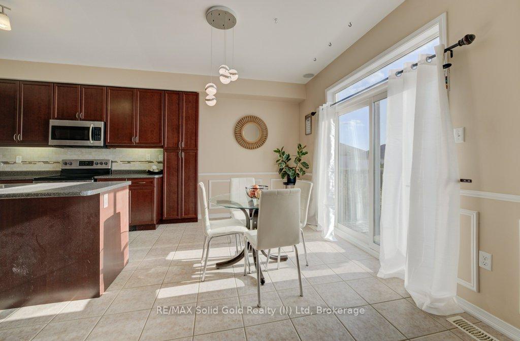 Photo 12 of 74 Norwich Road, Woolwich, Breslau — HOMEH