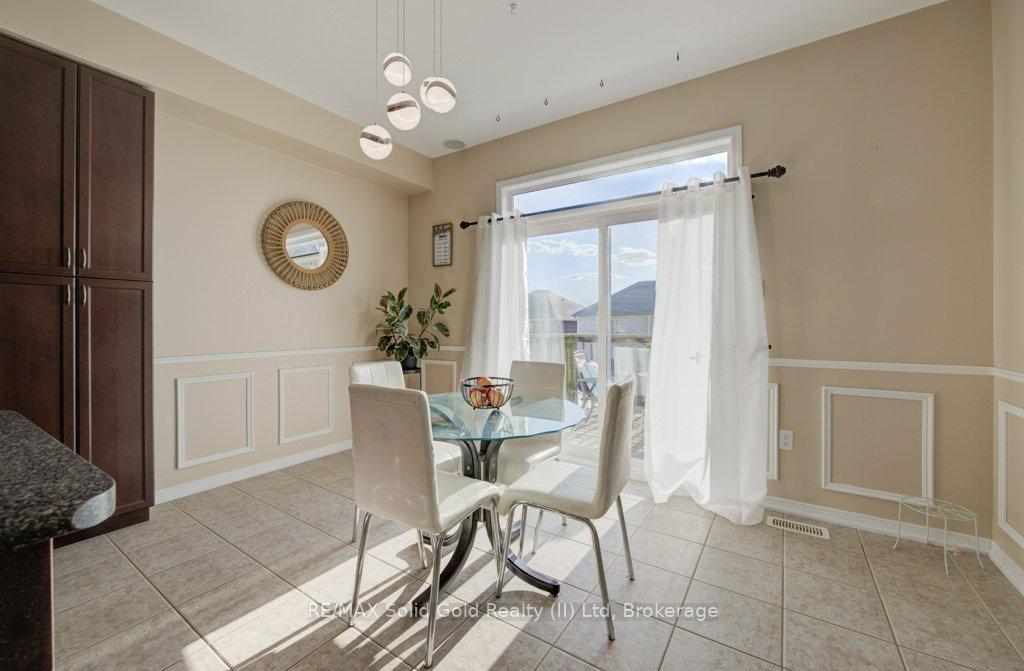 Photo 13 of 74 Norwich Road, Woolwich, Breslau — HOMEH