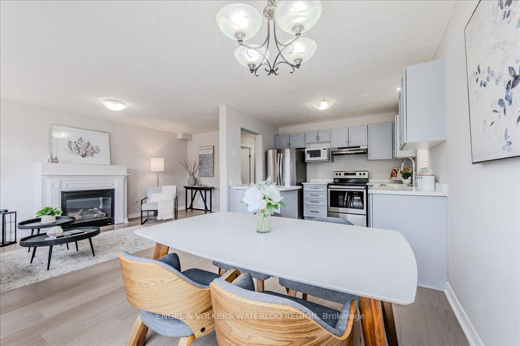 Photo 14 of 764 Zermatt Drive, Waterloo, Clair Hills — HOMEH