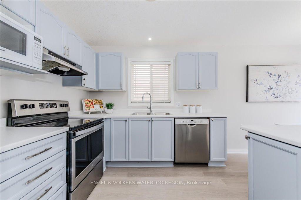 Photo 19 of 764 Zermatt Drive, Waterloo, Clair Hills — HOMEH