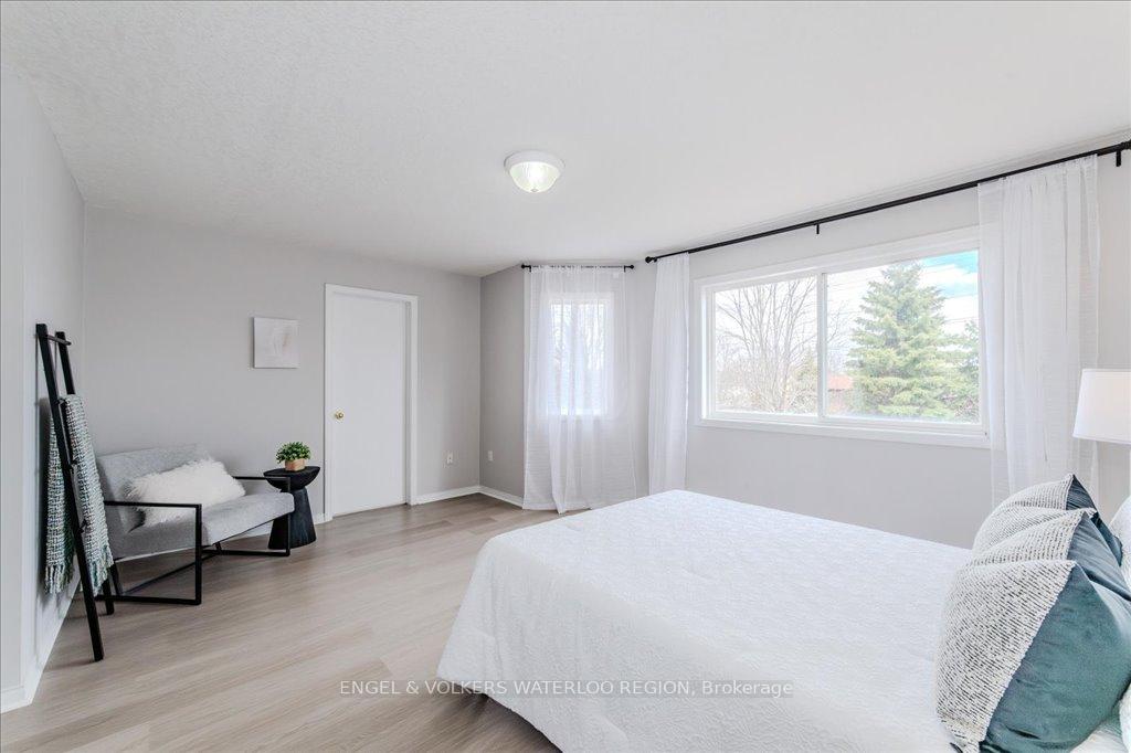 Photo 22 of 764 Zermatt Drive, Waterloo, Clair Hills — HOMEH