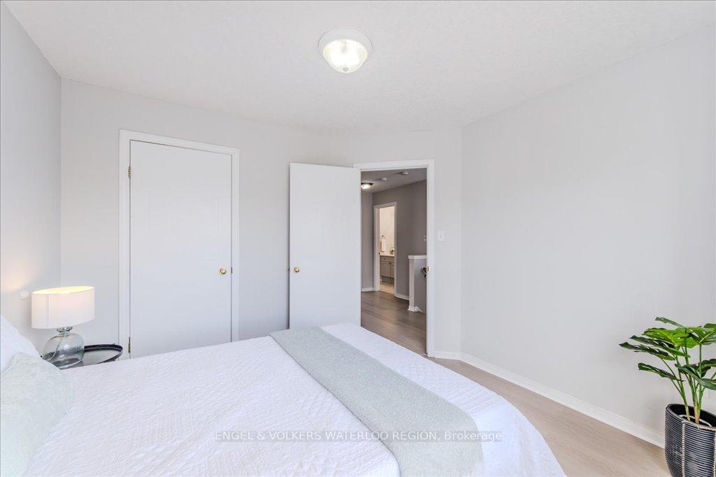 Photo 25 of 764 Zermatt Drive, Waterloo, Clair Hills — HOMEH