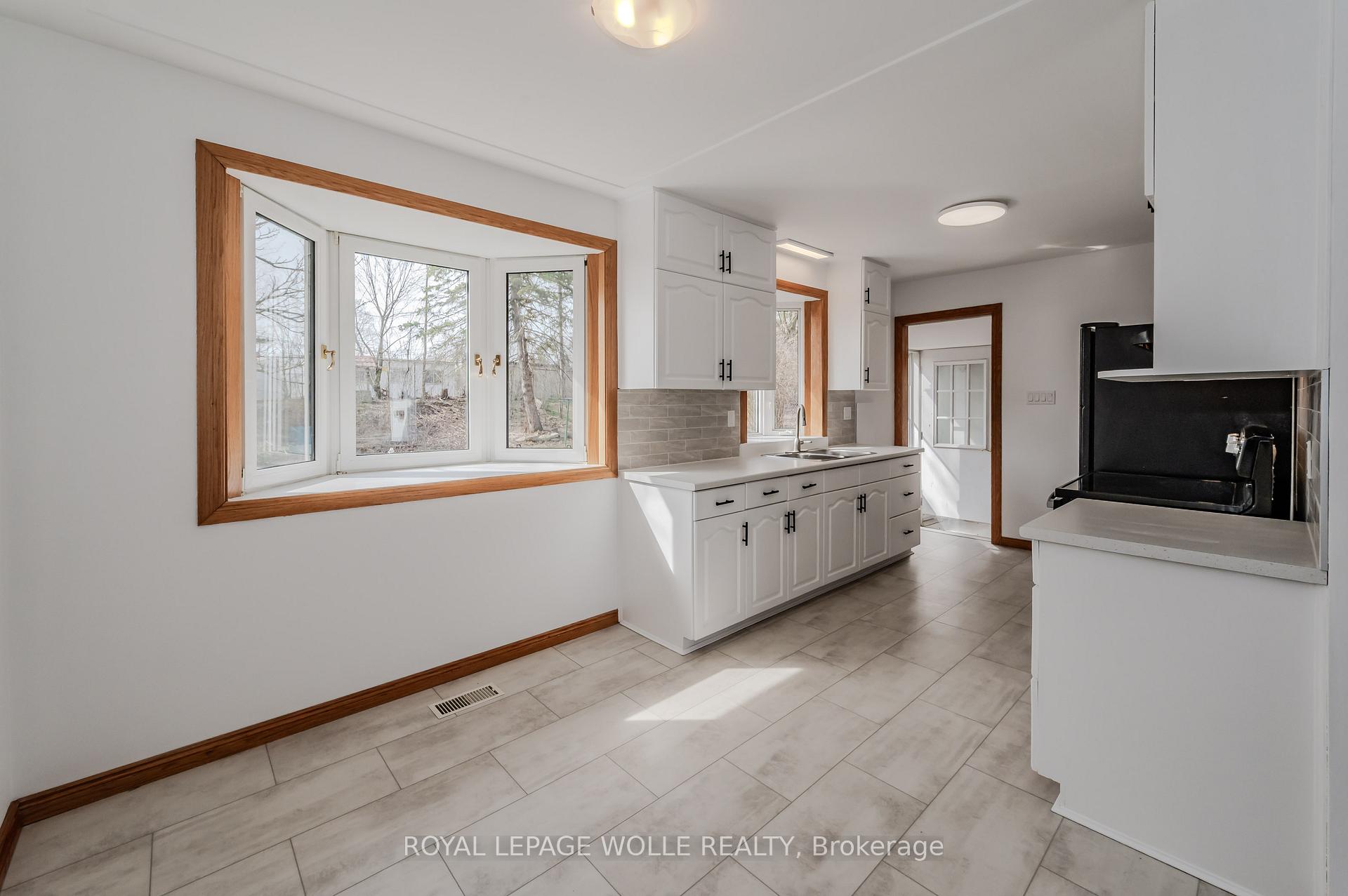 Photo 12 of 93 Blythwood Road, Waterloo, Lakeshore Village — HOMEH