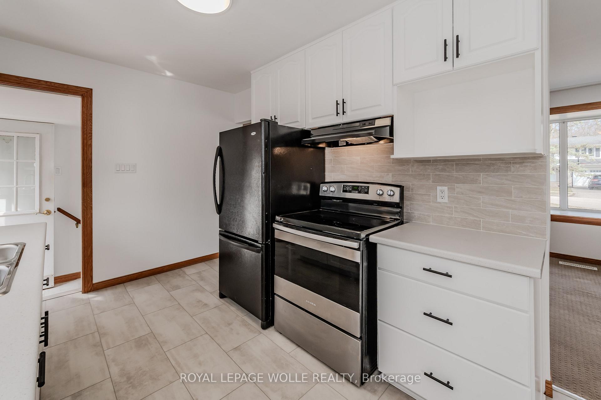 Photo 15 of 93 Blythwood Road, Waterloo, Lakeshore Village — HOMEH